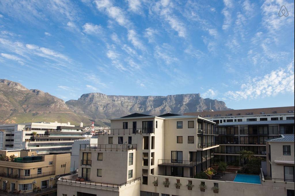 #1003 Cartwright - Stylish & Central Cape Town Room photo